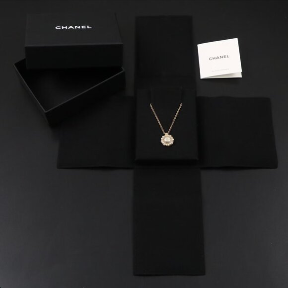 Chanel Strass & Faux Pearl CC Pendant Necklace - Picture 7 of 8